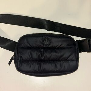 Lululemon puffer belt bag
